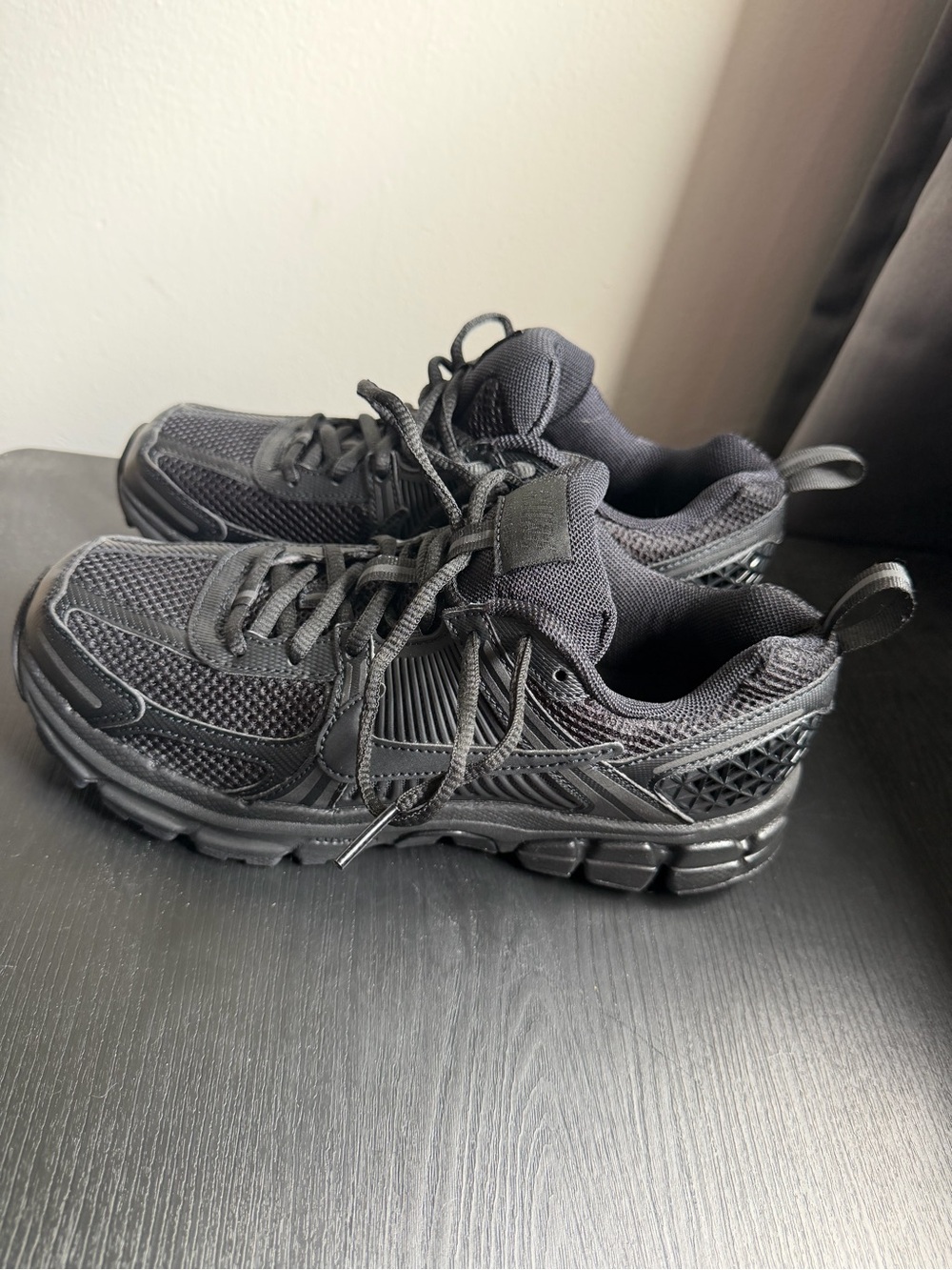 Nike Vomero 5 Triple Black Black Sneakers Women’s 6Y / 38.5